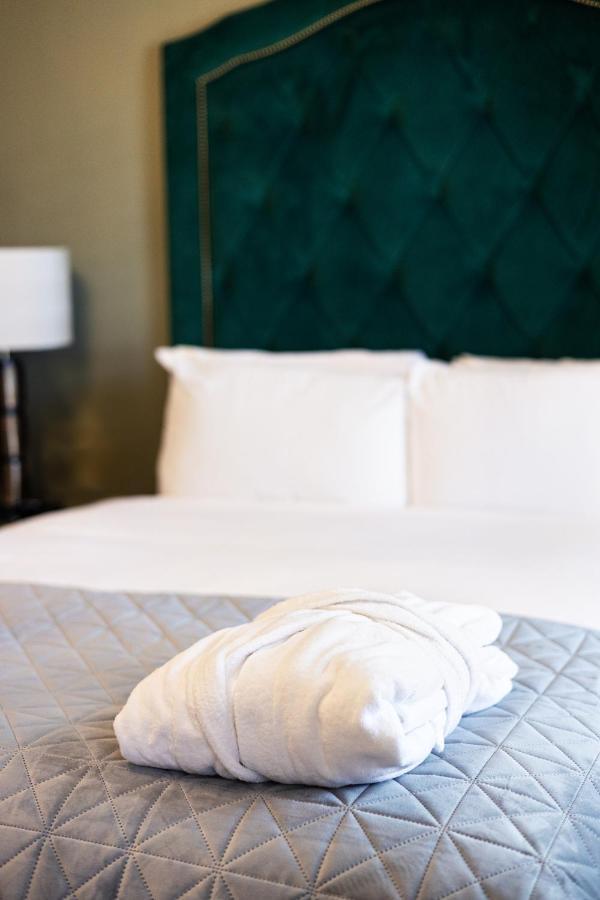 Magmell Townhouse Hotel วิคโลว์ ภายนอก รูปภาพ